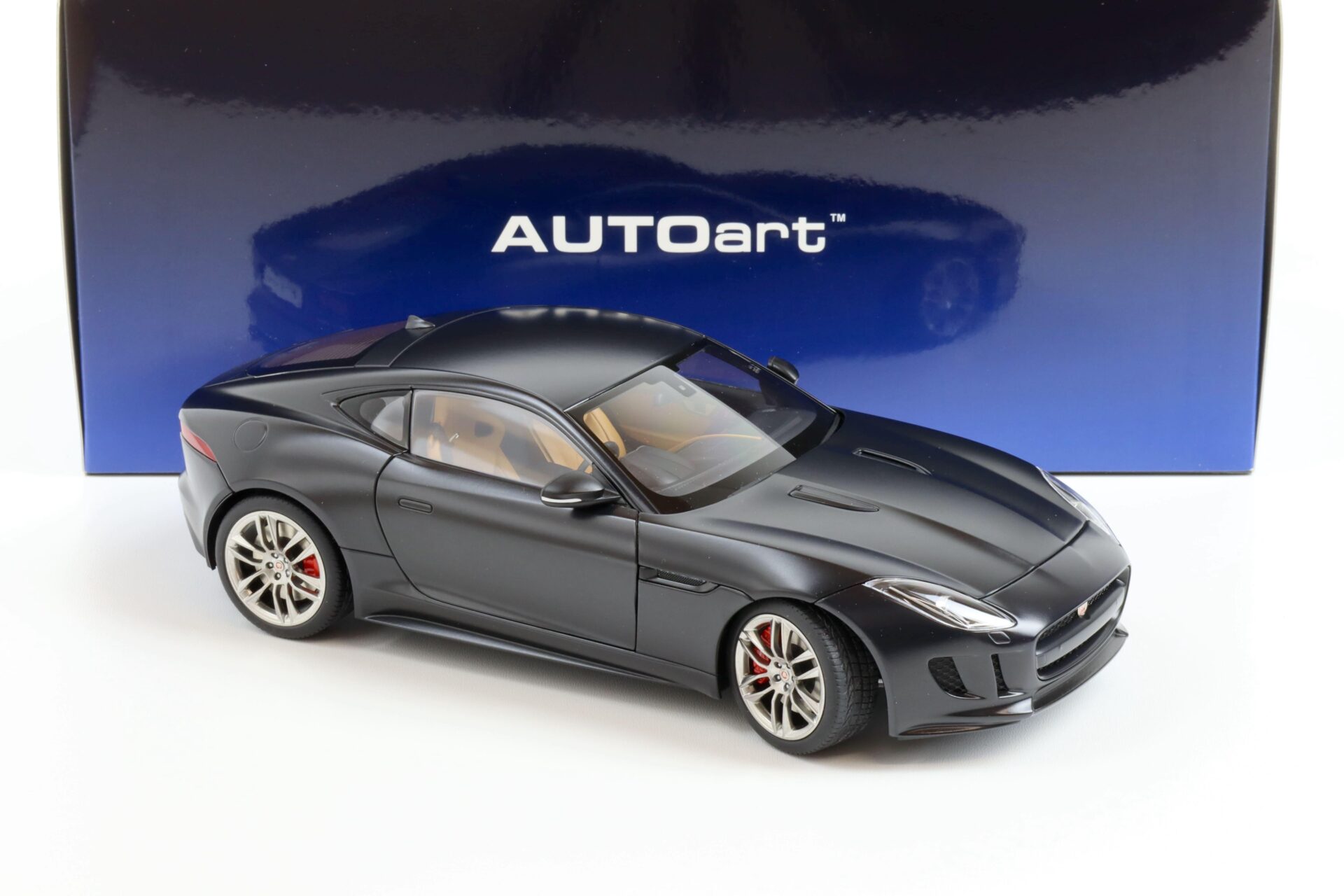 1:18 AUTOart Jaguar F-Type R Coupe matt black