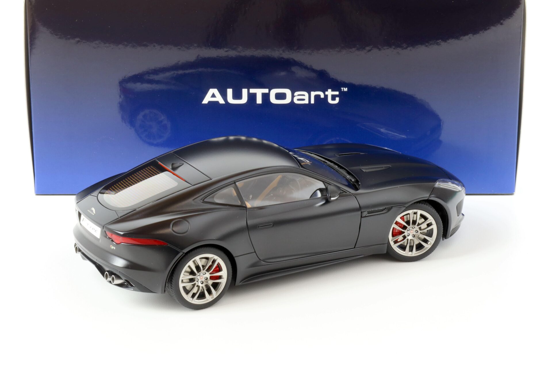 1:18 AUTOart Jaguar F-Type R Coupe matt black