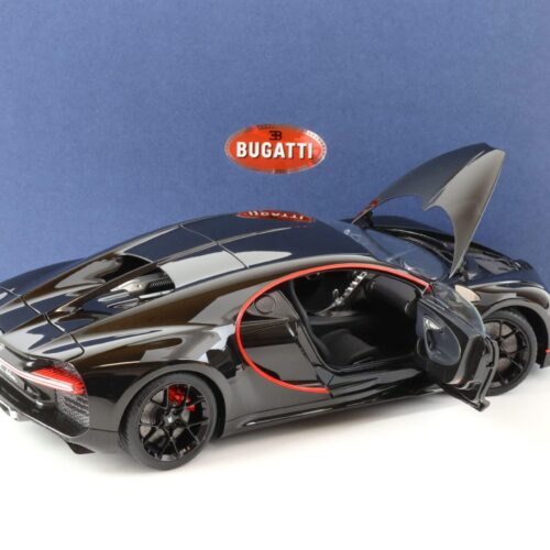 1:18 AUTOart Bugatti Chiron 2017 Nocturne black/ red accents 70991 - Image 4