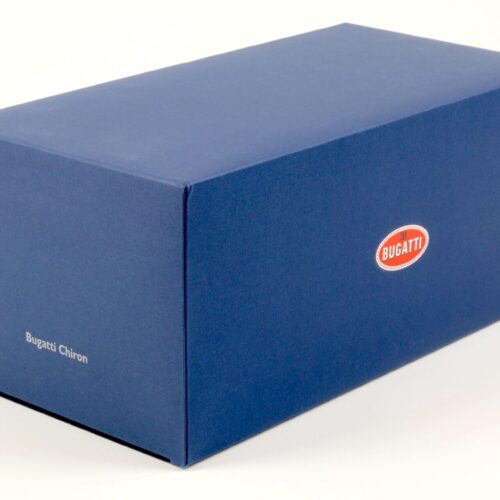 1:18 AUTOart Bugatti Chiron 2017 Nocturne black/ red accents 70991 - Image 5