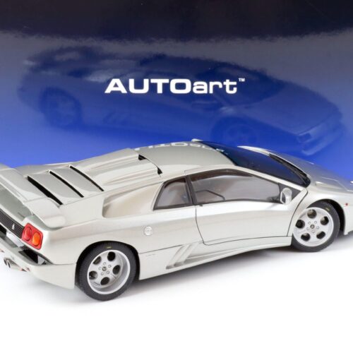 1:18 AUTOart Lamborghini Diablo SE30 JOTA 1995 titanio/ silver metallic