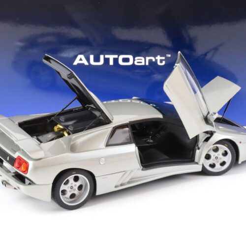 1:18 AUTOart Lamborghini Diablo SE30 JOTA 1995 titanio/ silver metallic