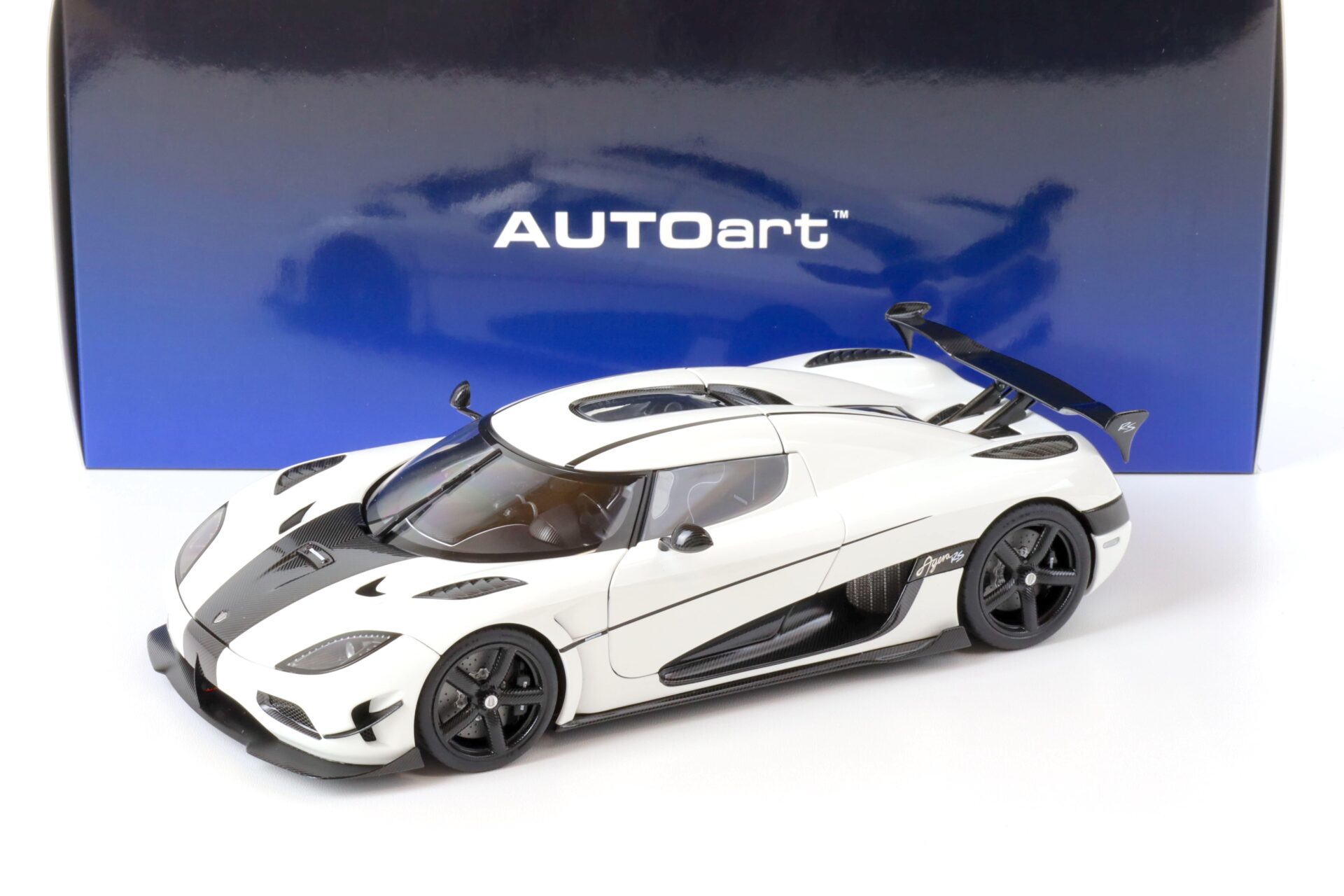 1:18 AUTOart Koenigsegg Agera RS white/ black accents 79021
