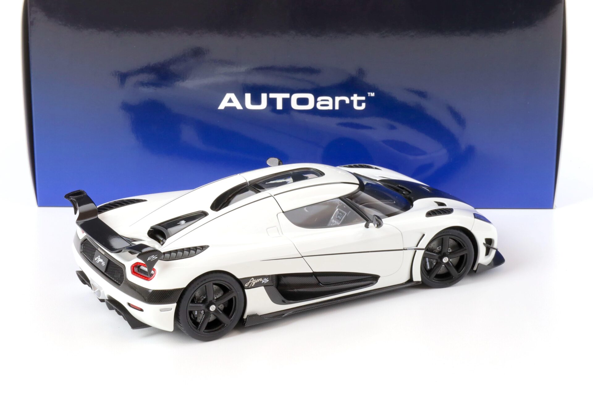1:18 AUTOart Koenigsegg Agera RS white/ black accents 79021