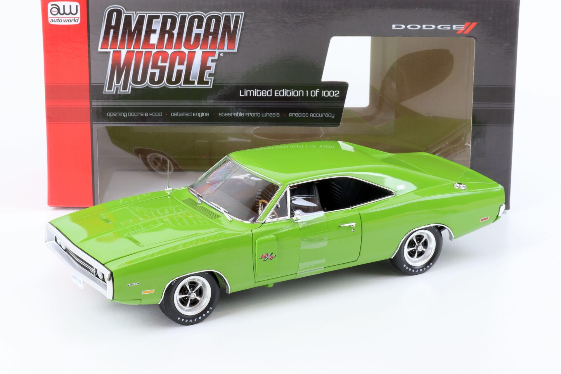 ID 64799 orig 1.jpg 1:18 Auto World 1970 Dodge Charger R/T SE Coupe green New Magnum 500 wheel