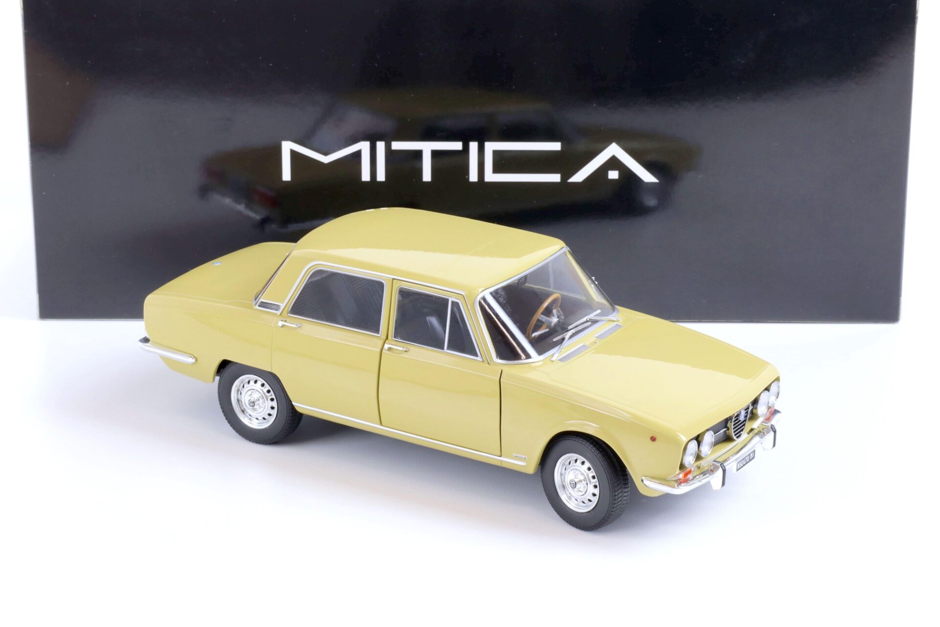 1:18 MITICA 1971 Alfa Romeo 2000 Berlina yellow Giallo Piper 116