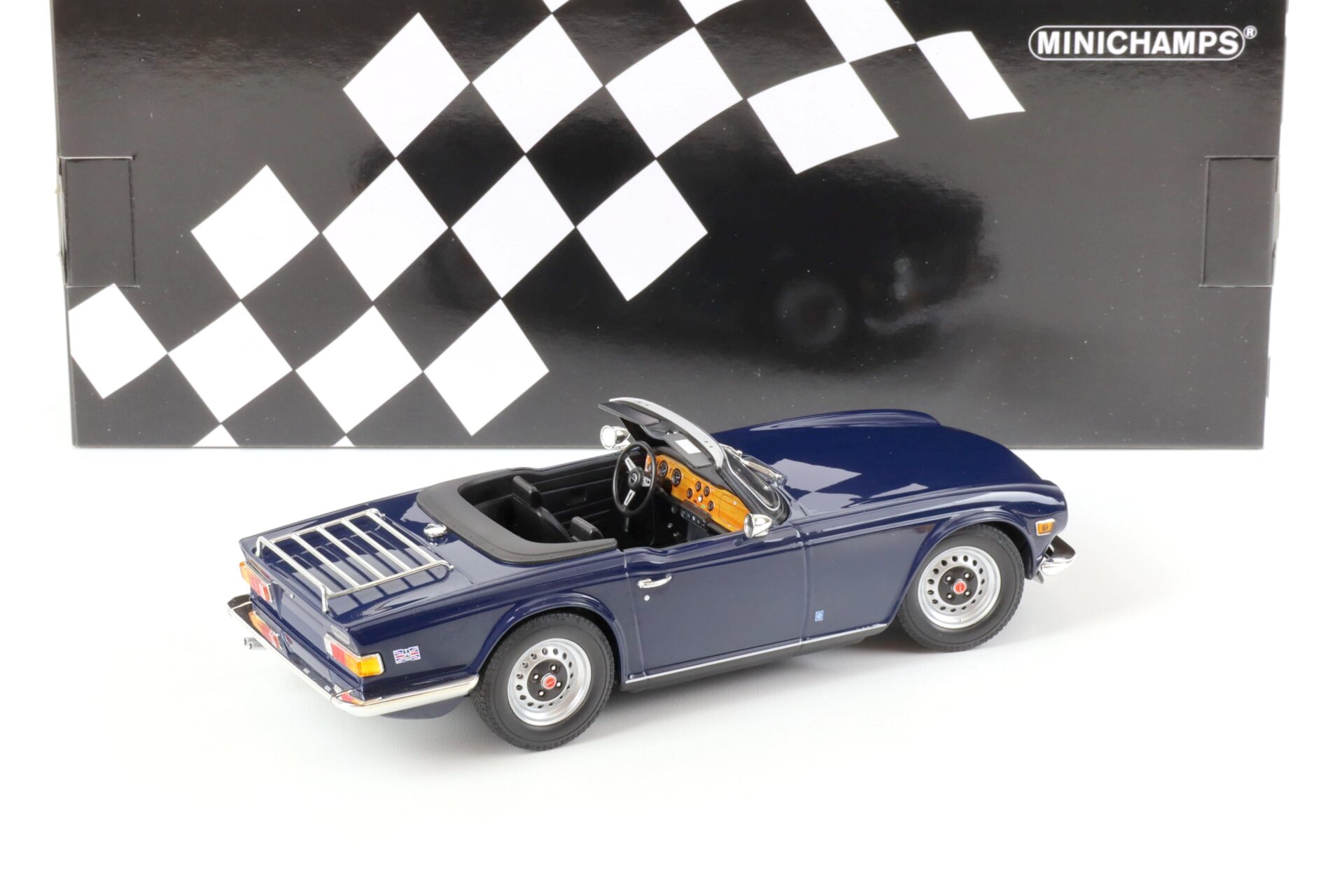 1:18 Minichamps Triumph TR6 Roadster 1969 LHD dark blue