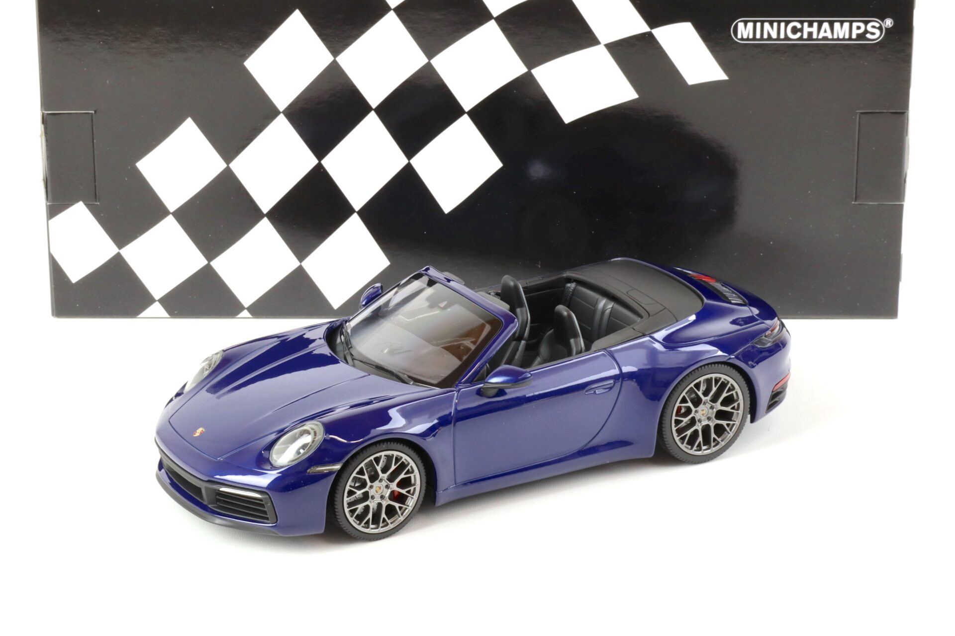 ID 65099 orig.jpg 1:18 Minichamps Porsche 911 (992) Carrera 4S Cabriolet 2019 blue metallic