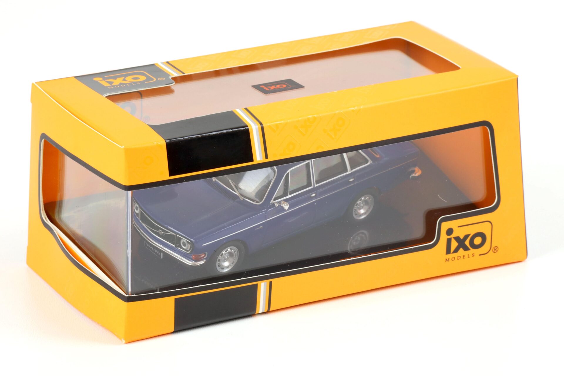 1:43 IXO 1972 Volvo 144 Saloon dark blue