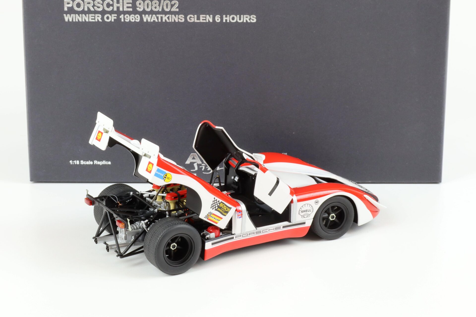 1:18 AUTOart Porsche 908/02 Watkins Glen 1969 Winner Redman Siffert #1