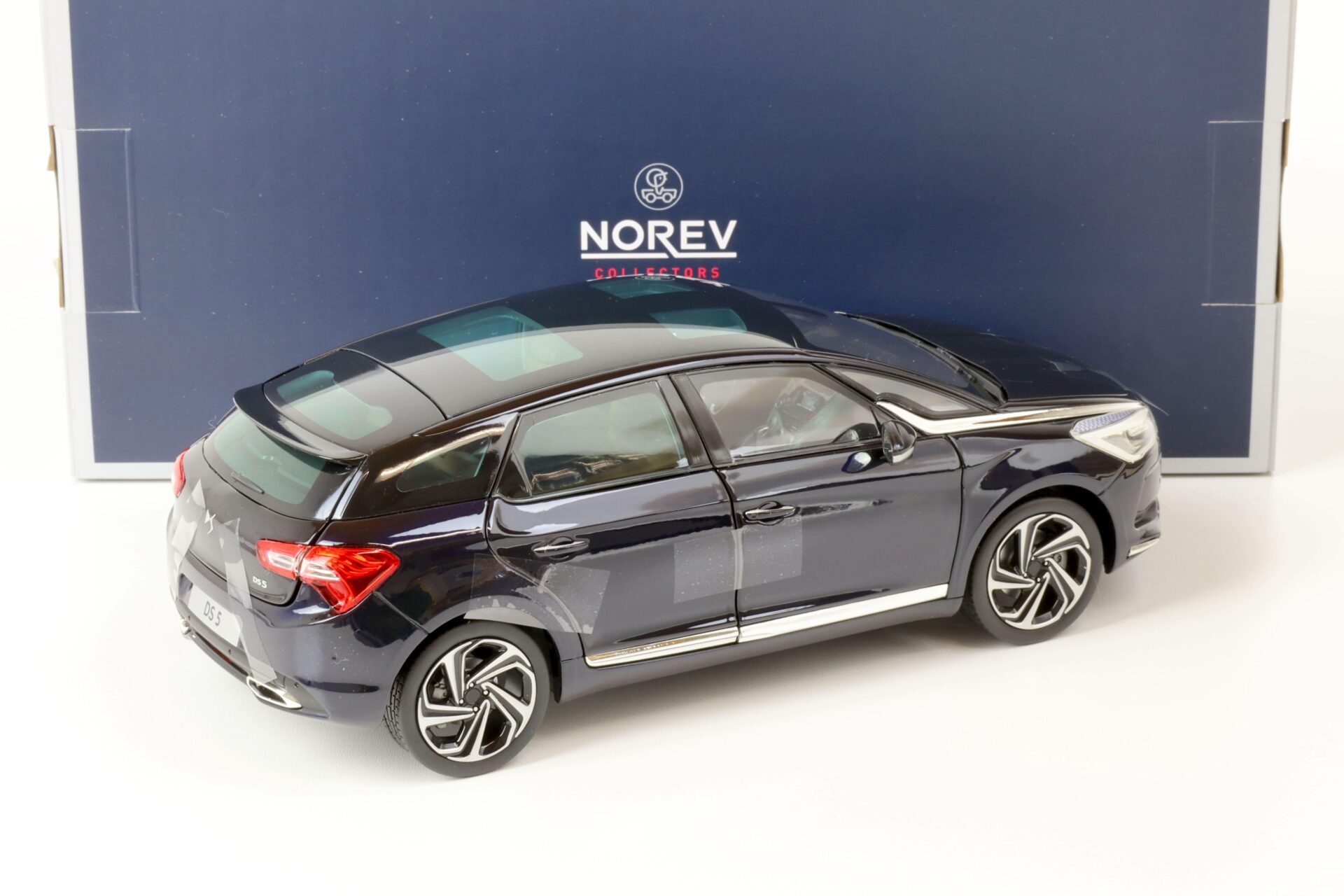 1:18 Norev Citroen DS5 Ink blue 2015