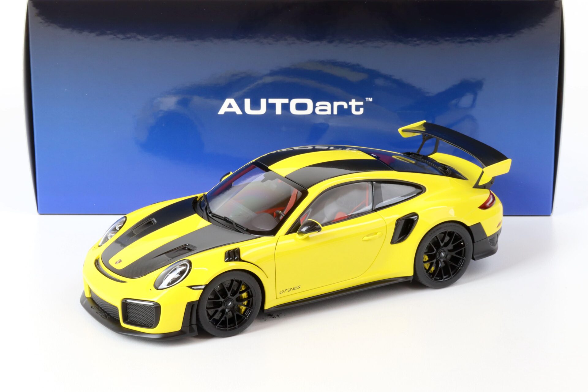 ID 66383 orig.jpg 1:18 AUTOart Porsche 911 (991.2) GT2 RS 2017 Weissach Package Racing yellow 78172