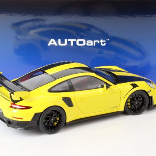 1:18 AUTOart Porsche 911 (991.2) GT2 RS 2017 Weissach Package Racing yellow 78172