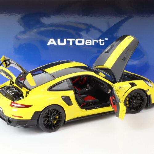 1:18 AUTOart Porsche 911 (991.2) GT2 RS 2017 Weissach Package Racing yellow 78172