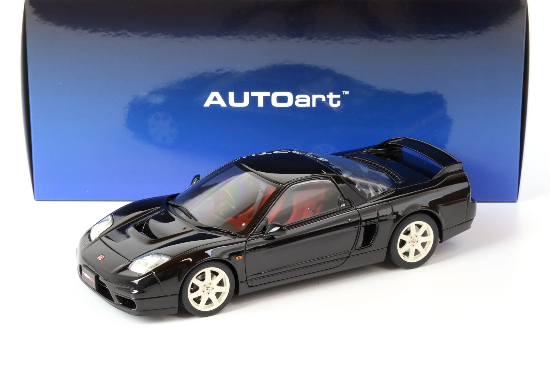 1:18 AUTOart Honda NSX-R (NA2) 2019 Berlina black 73216