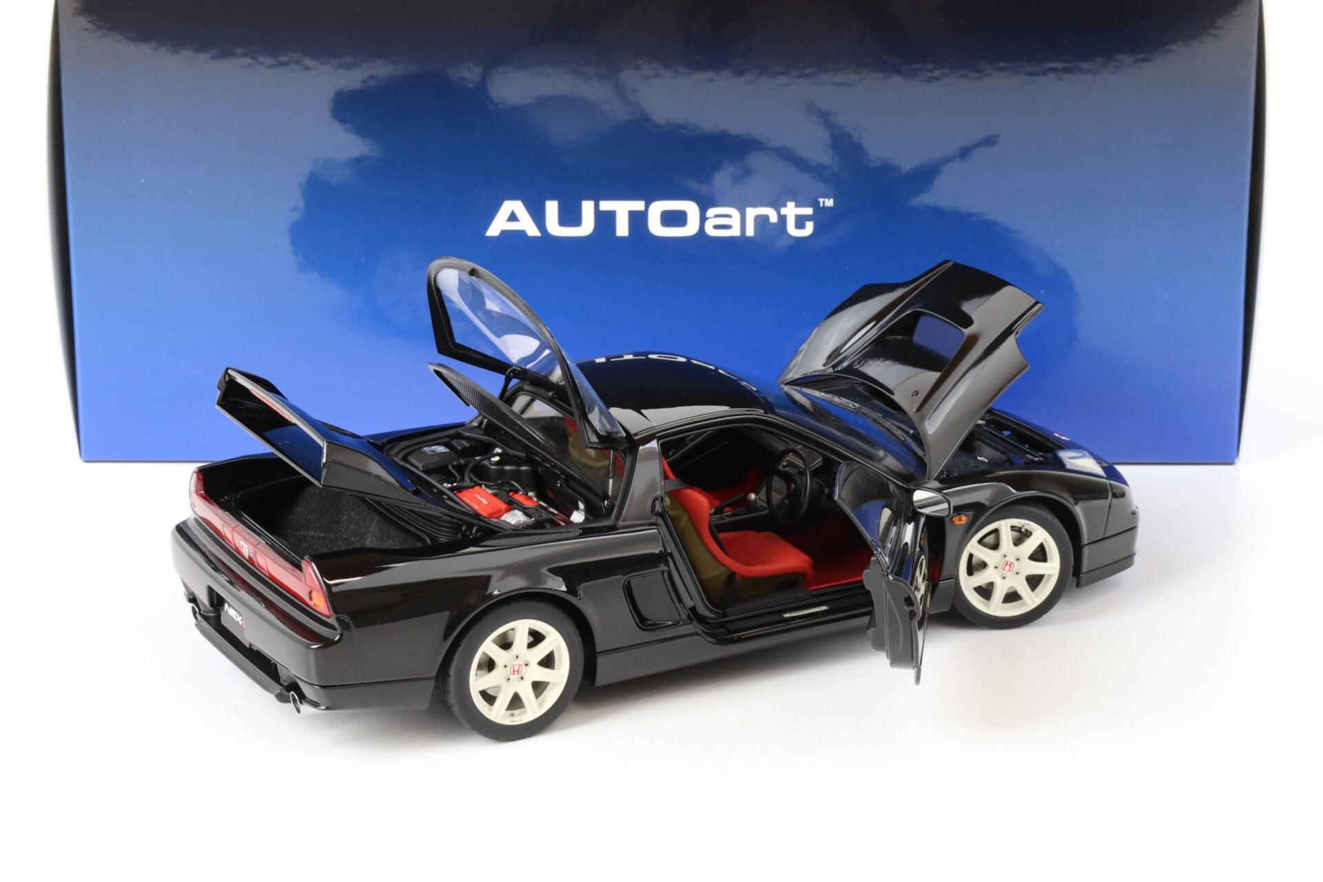 1:18 AUTOart Honda NSX-R (NA2) 2019 Berlina black 73216