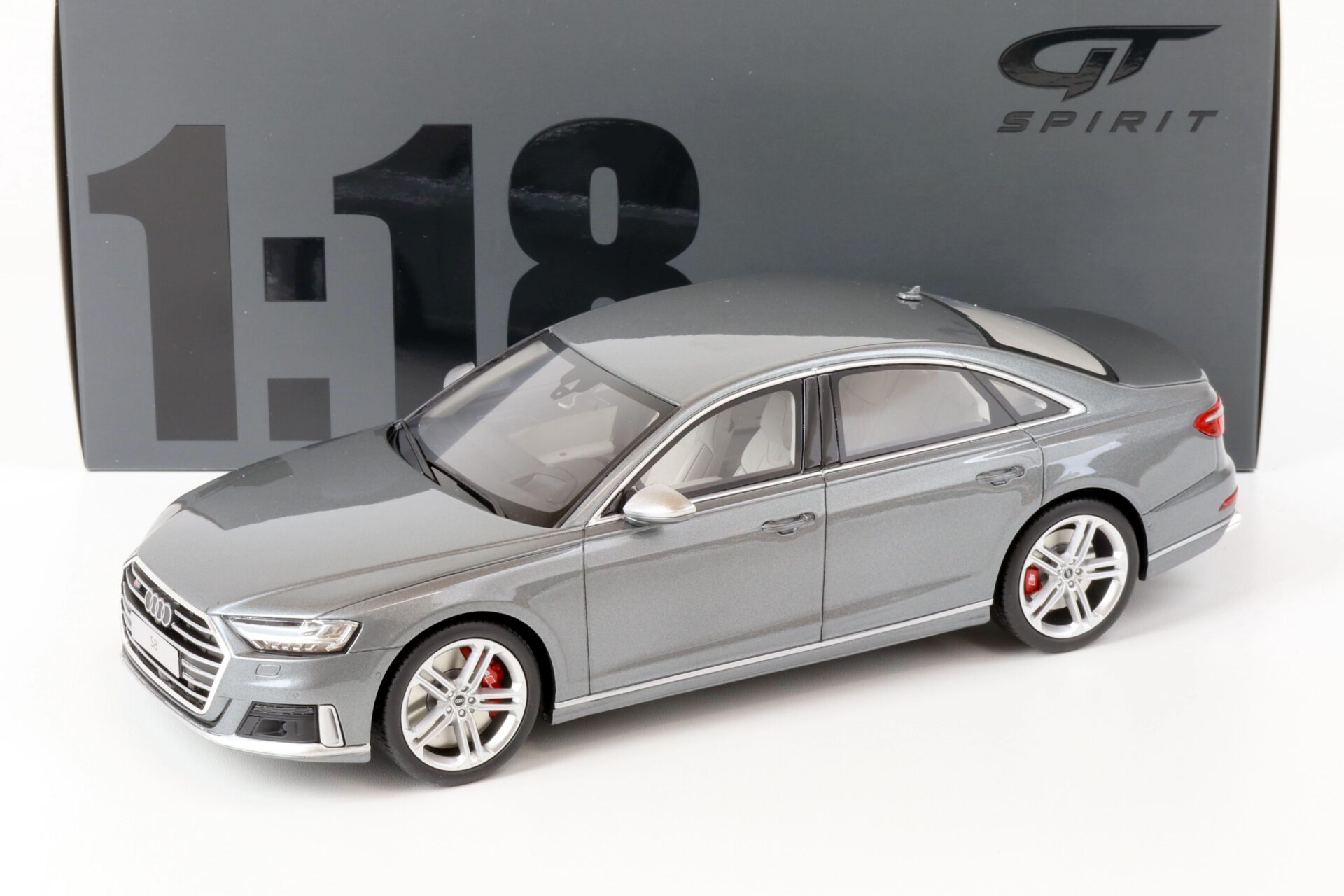 ID 66442 orig 1.jpg 1:18 GT Spirit GT856 Audi S8 A8 Limousine Daytona grey 2020