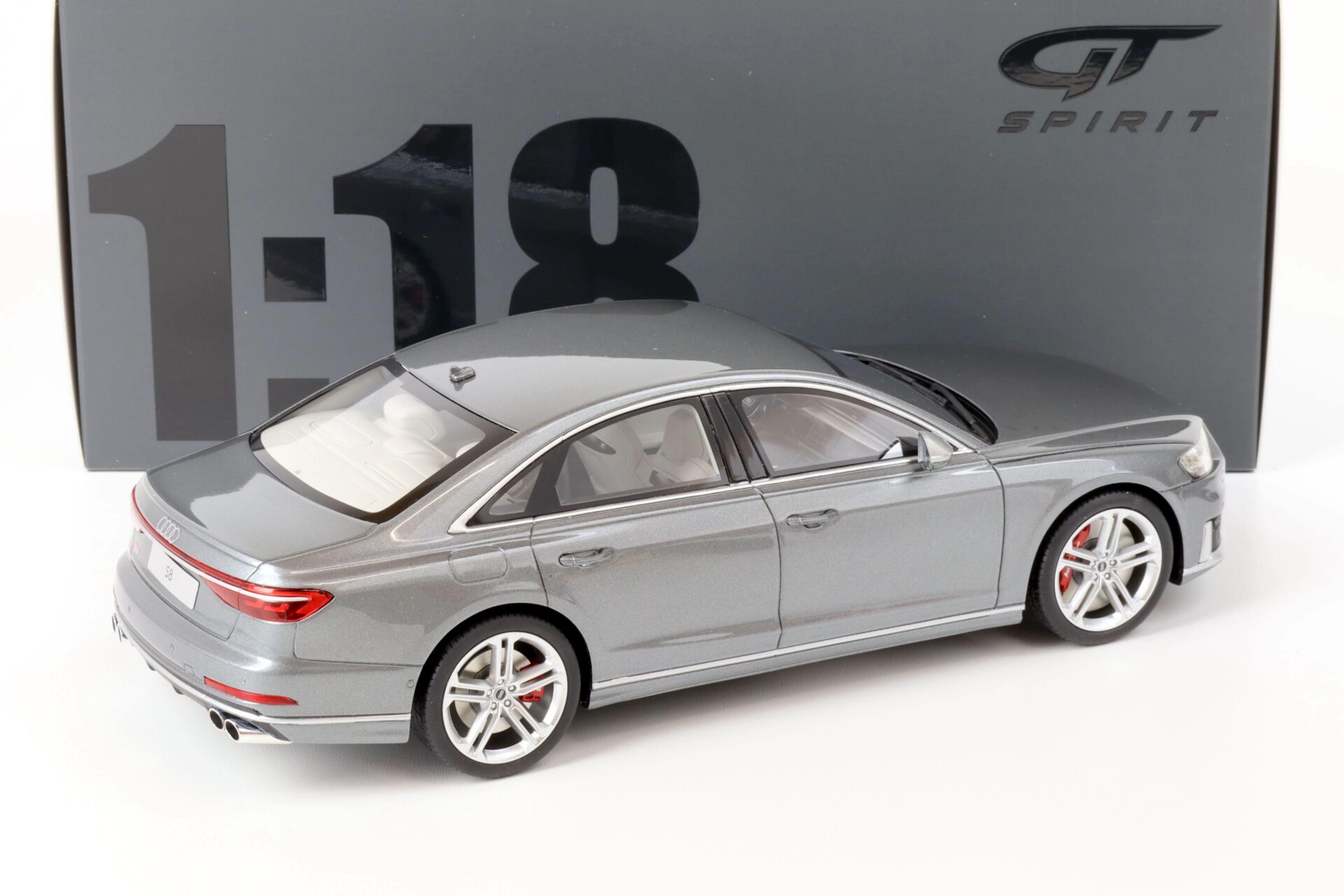 1:18 GT Spirit GT856 Audi S8 A8 Limousine Daytona grey 2020