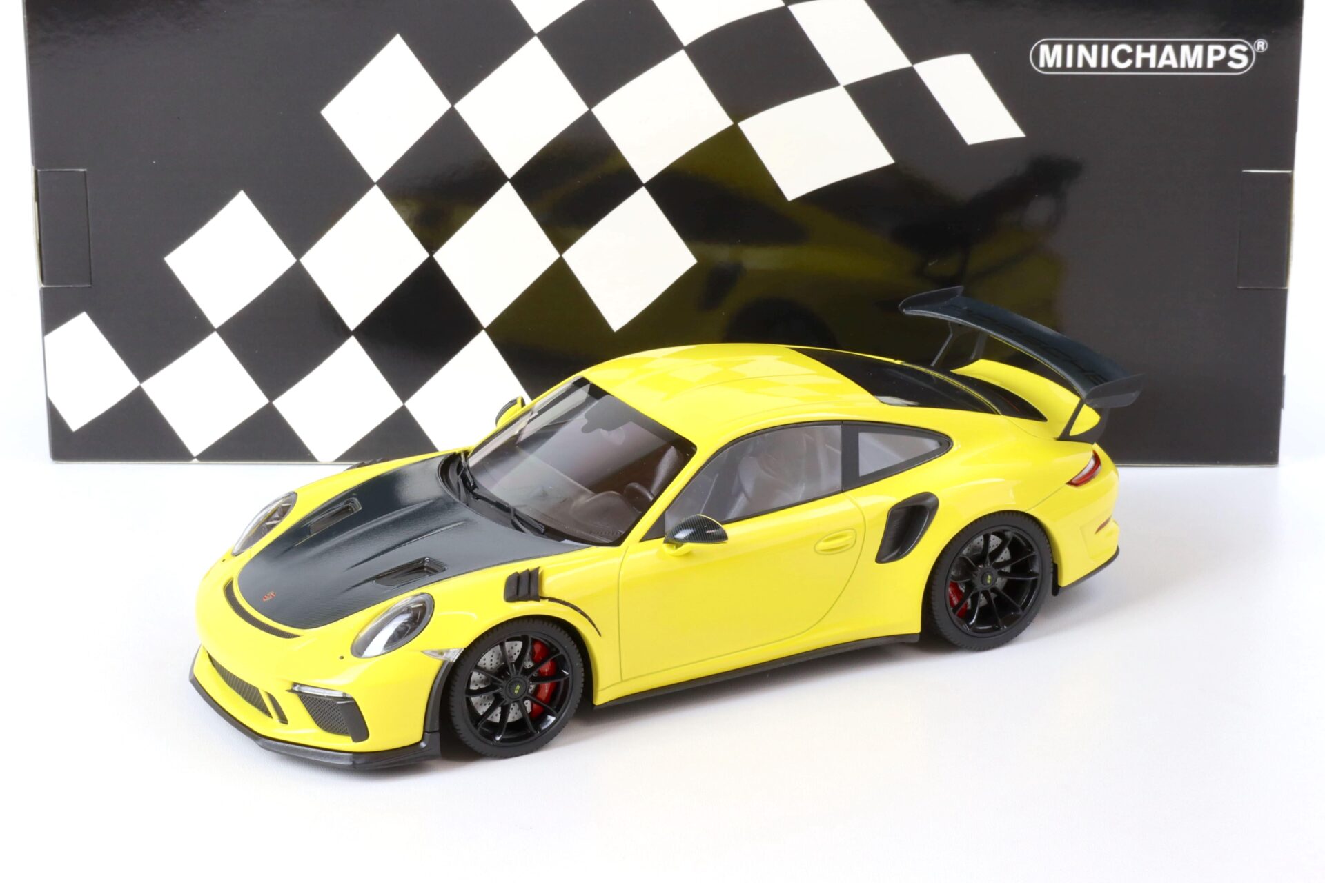 ID 66757 orig 1.jpg 1:18 Minichamps Porsche 911 (991.2) GT3 RS Weissach Package yellow/ black wheel