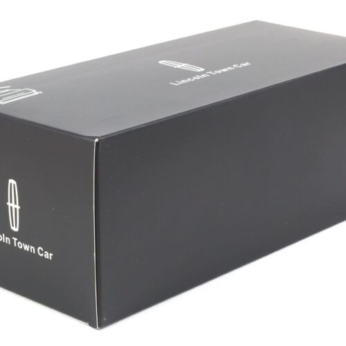 1:18 XiaoGuang Model 1993 Lincoln Town Car V8 Limousine black - leather seats