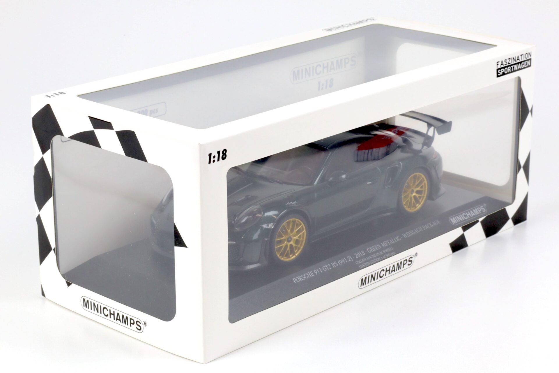 1:18 Minichamps Porsche 911 (991.2) GT2 RS Coupe Weissach Package dark green/ gold 2018