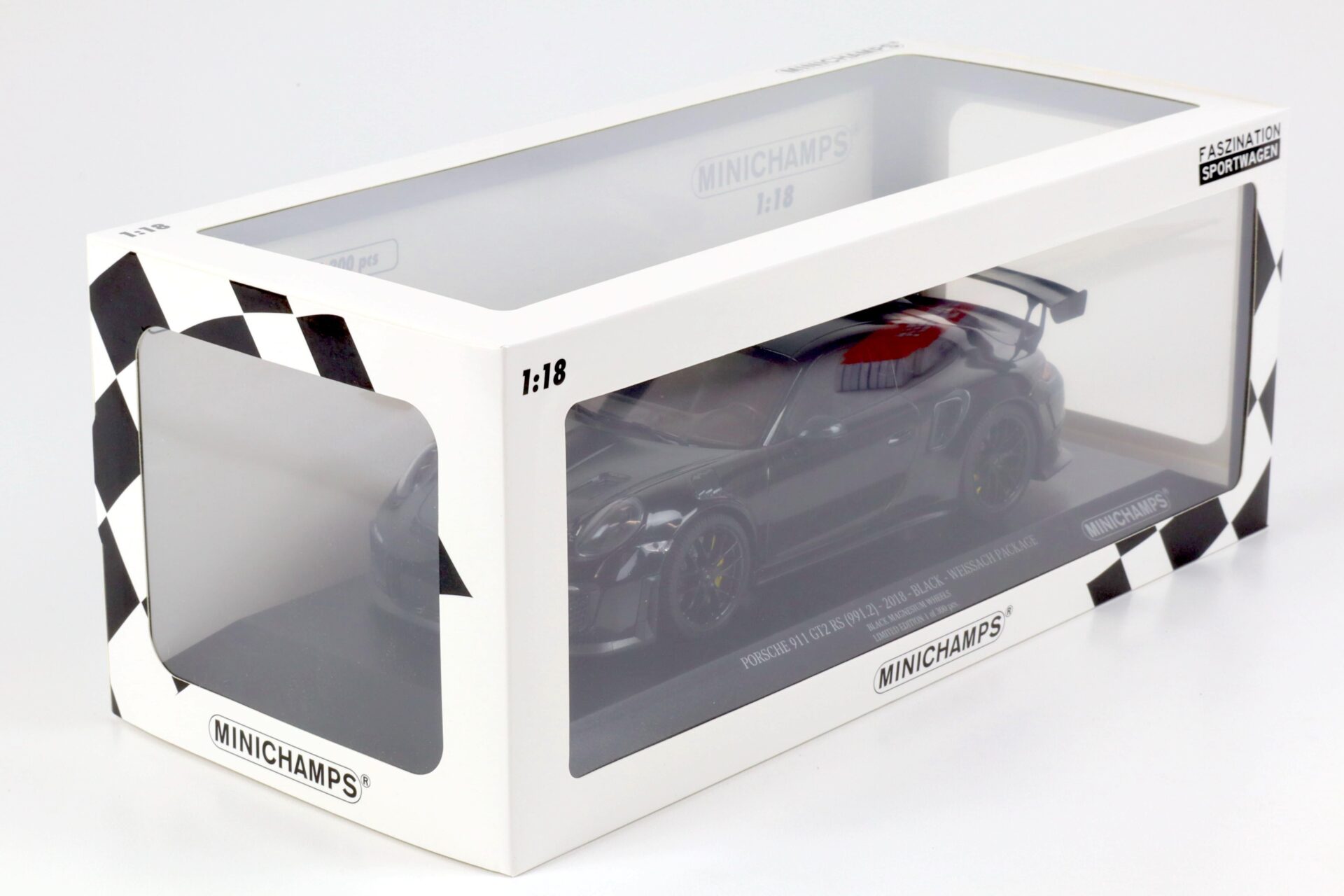 1:18 Minichamps Porsche 911 (991.2) GT2 RS Coupe Weissach Package black 2018