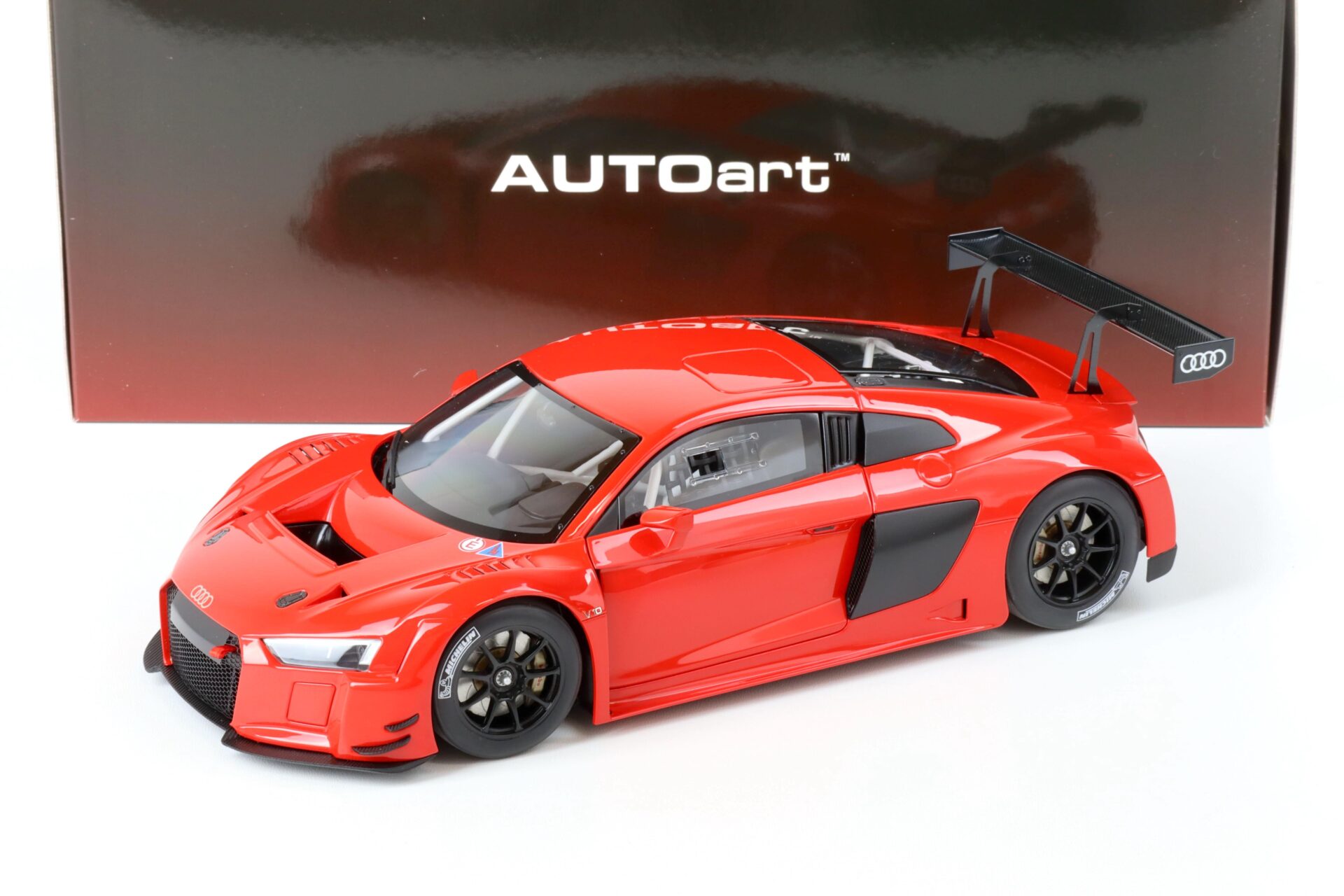1:18 AUTOart Audi R8 LMS FIA GT GT3 Plain Color Version red 81601