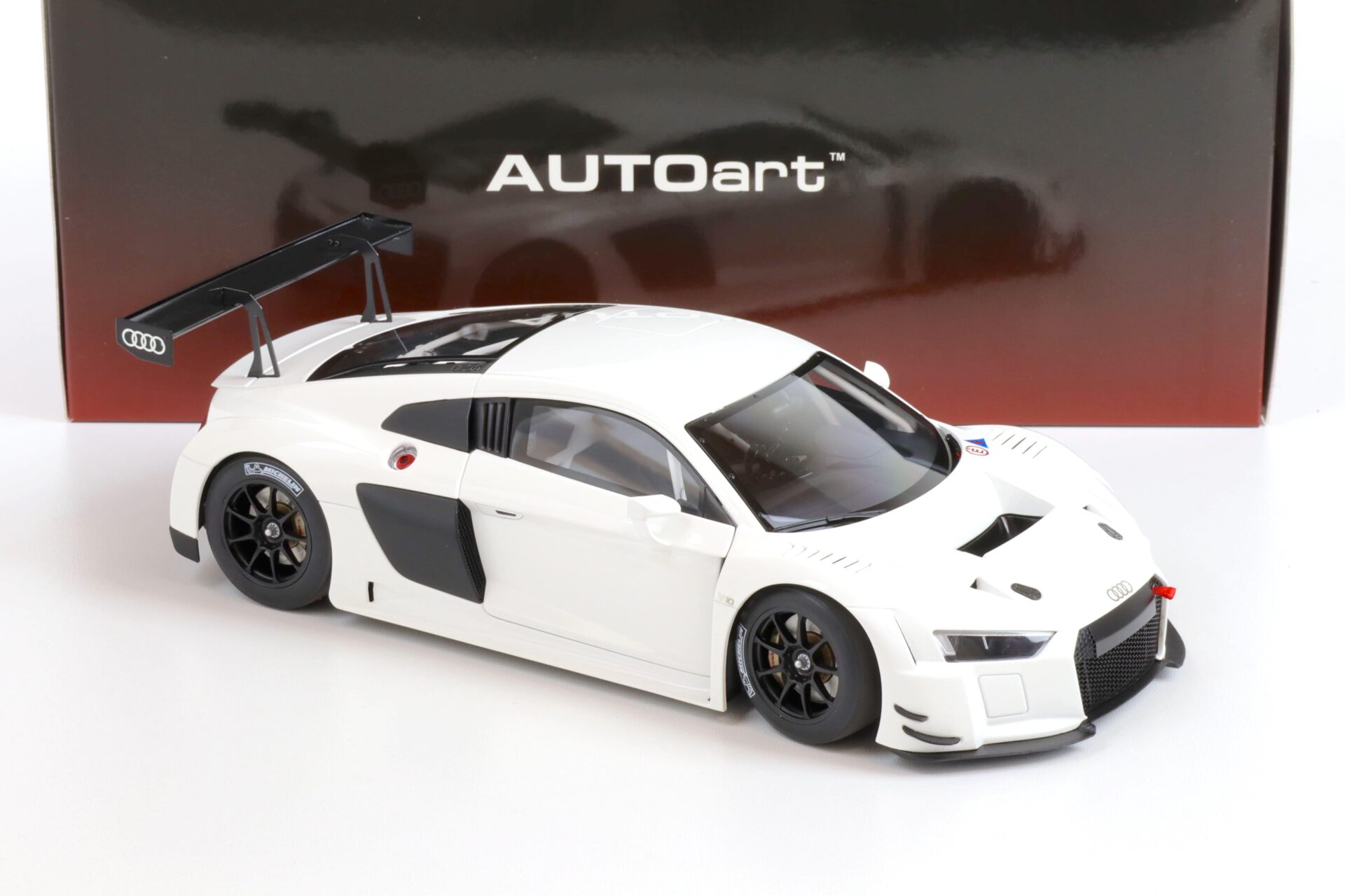 1:18 AUTOart Audi R8 LMS FIA GT GT3 Plain Color Version white 81602
