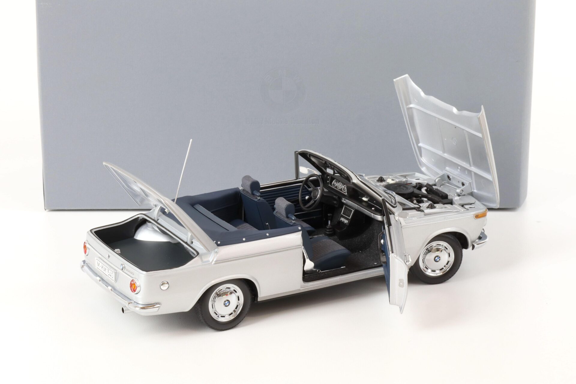 1:18 Minichamps BMW 1600 Cabrio Convertible silver DEALER VERSION