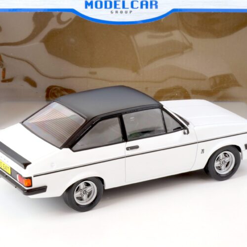 1:18 MCG Ford Escort MK II RS 2000 RHD white/ matt black