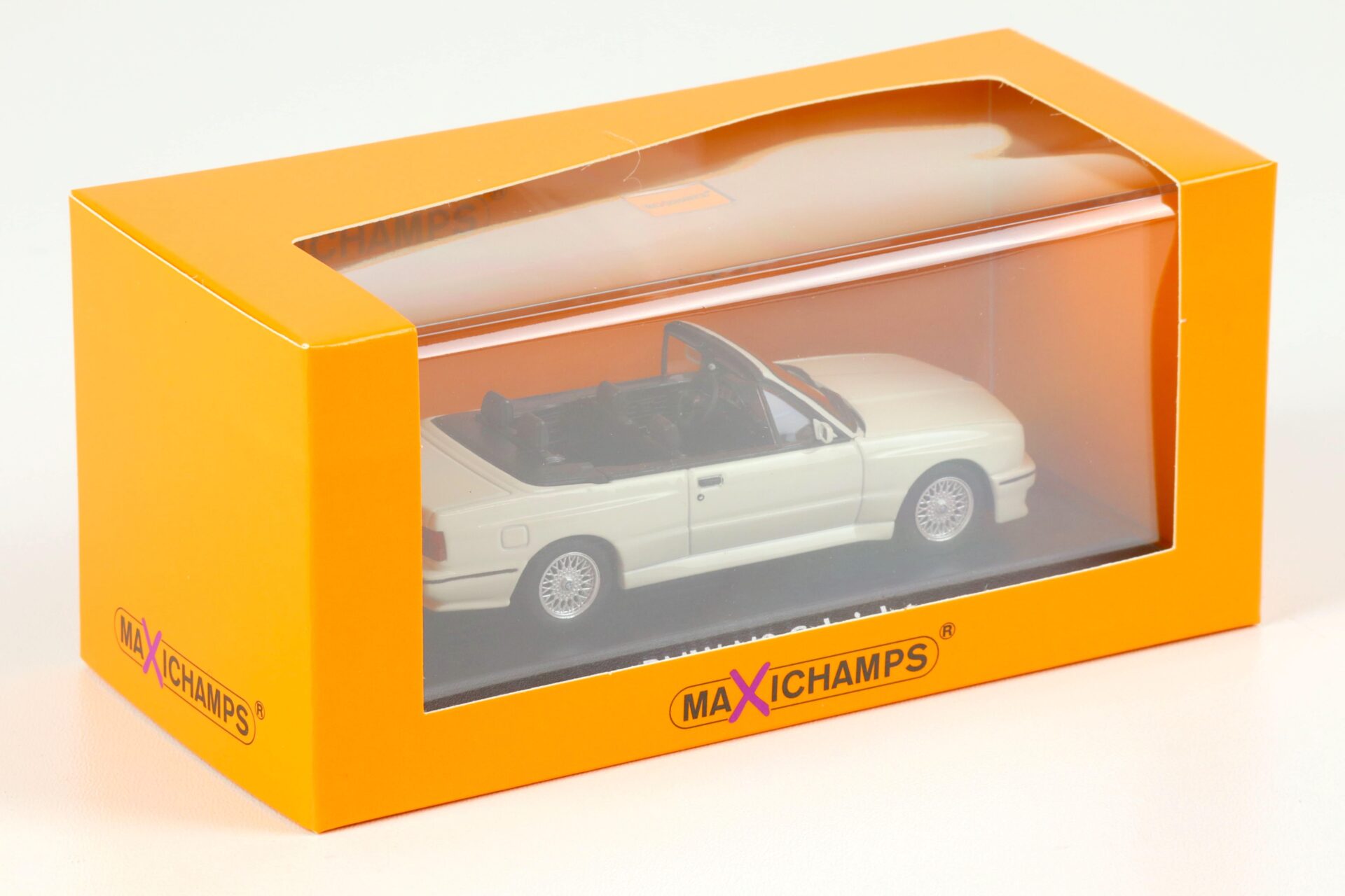 1:43 Minichamps BMW M3 E30 Cabriolet 1988 white