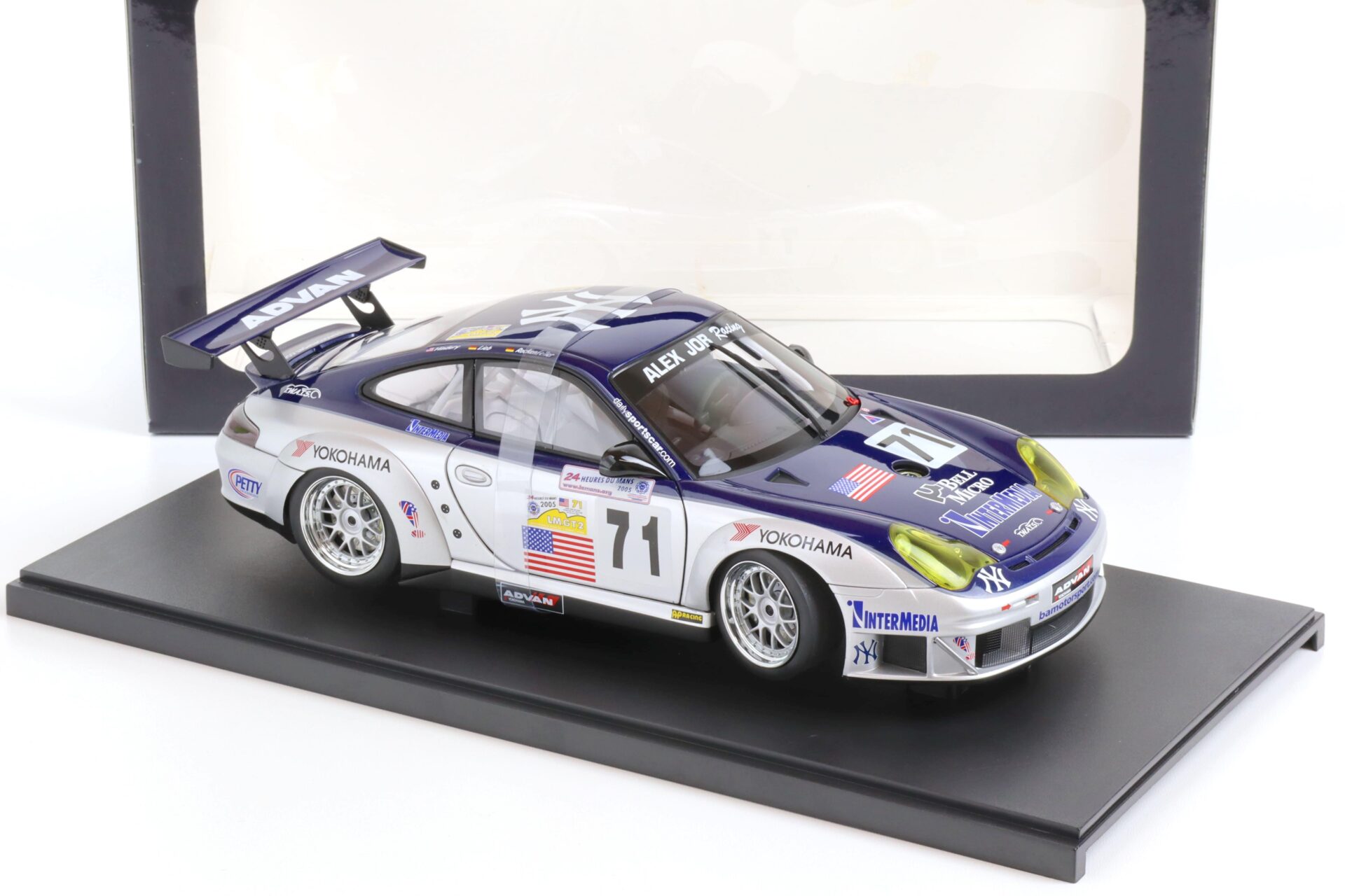 1:18 AUTOart Porsche 911 (996) GT3 RSR ALMS 2005 Alex Job #71