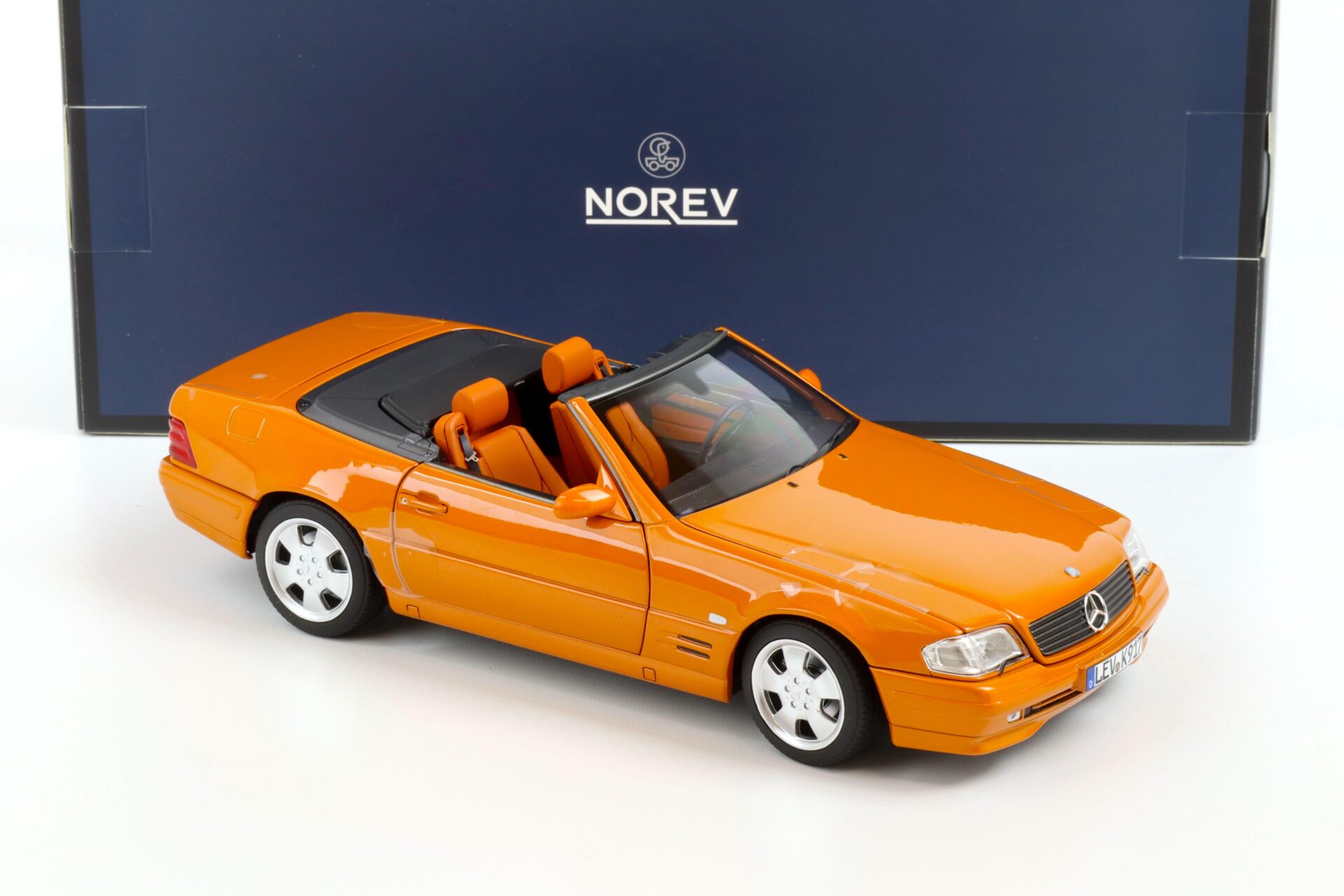 1:18 Norev Mercedes SL 500 R129 FACELIFT Cabriolet 1999 orange - Limited 200 pcs.