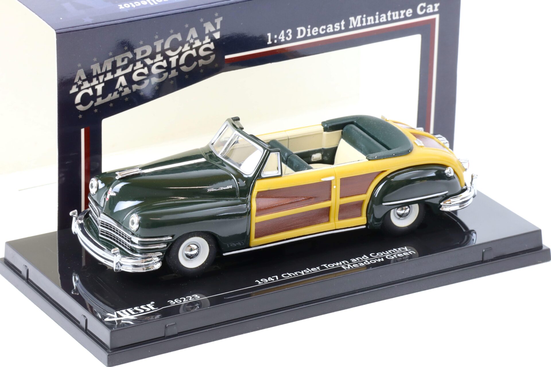 1:43 Vitesse 1947 Chrysler Town and Country Convertible Meadow green