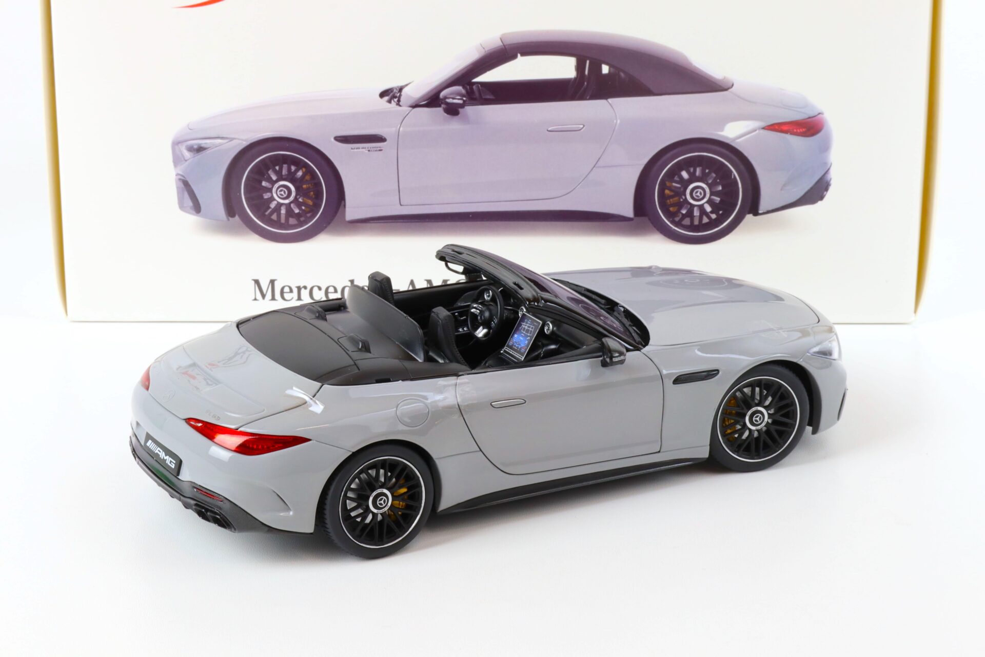 1:18 iScale Mercedes SL 63 AMG 4MATIC+ Convertible (R232) alpin grey