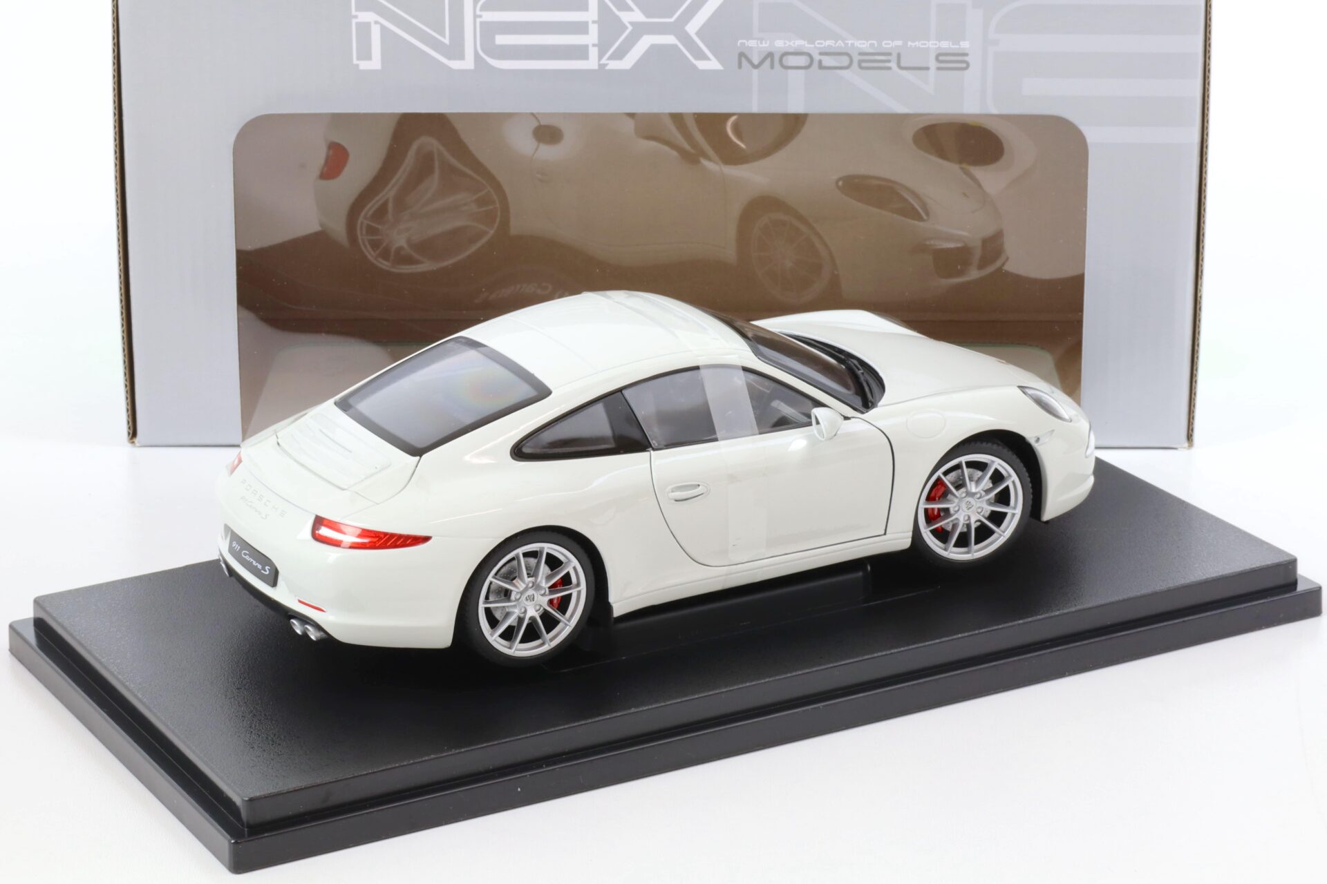 1:18 Welly Porsche 911 (991) Carrera S Coupe white