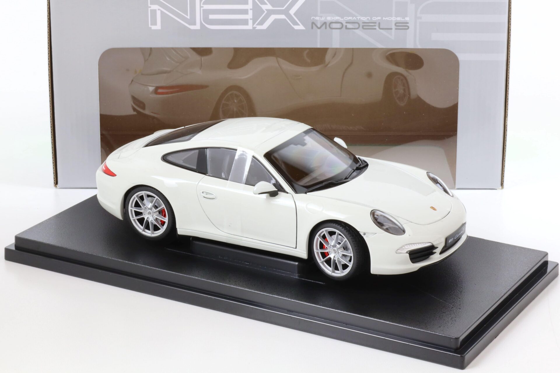 1:18 Welly Porsche 911 (991) Carrera S Coupe white