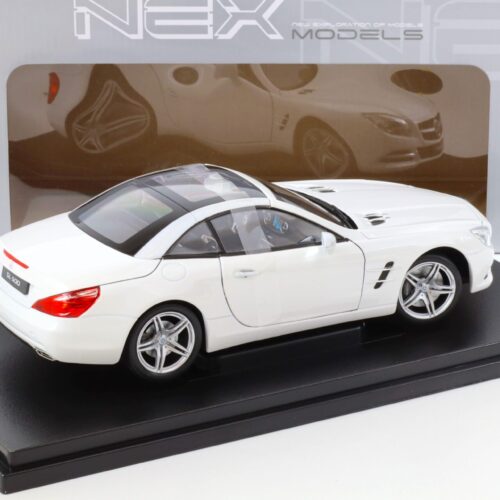 1:18 Welly 2012 Mercedes SL500 closed Top R231 white metallic - Image 3