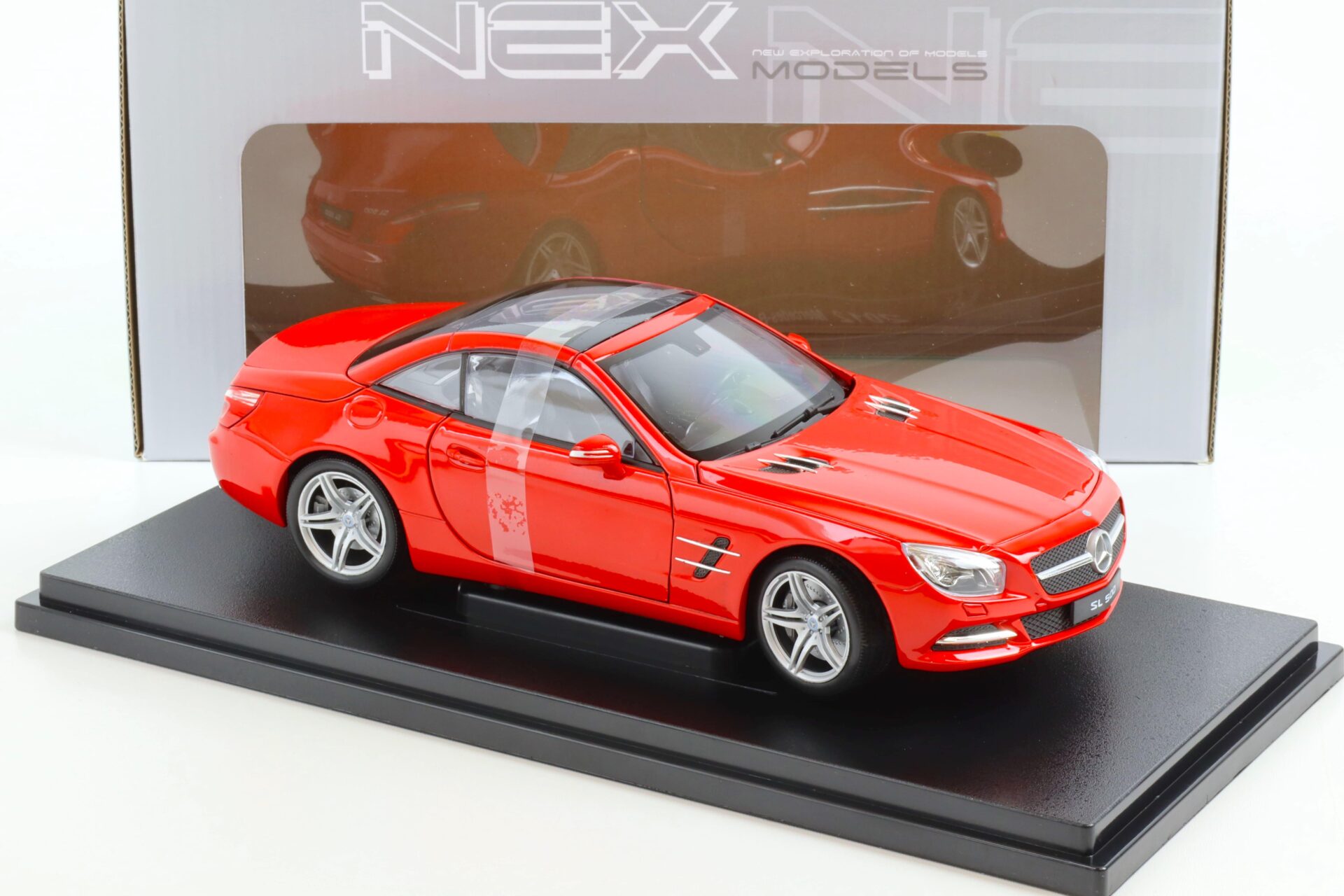1:18 Welly 2012 Mercedes SL500 closed Top R231 red