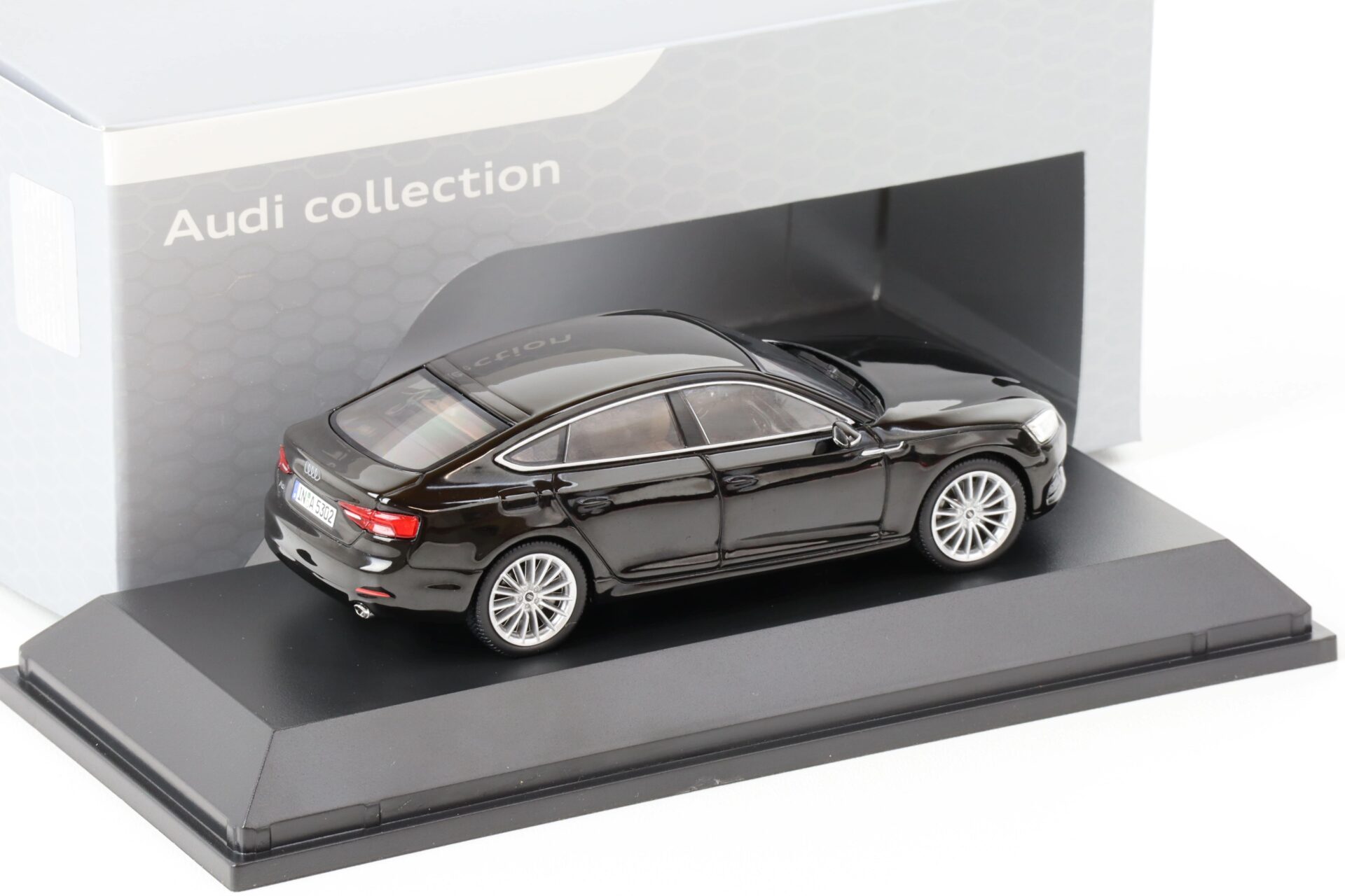1:43 Spark Audi A5 Sportback Mythos black 2017 DEALER VERSION