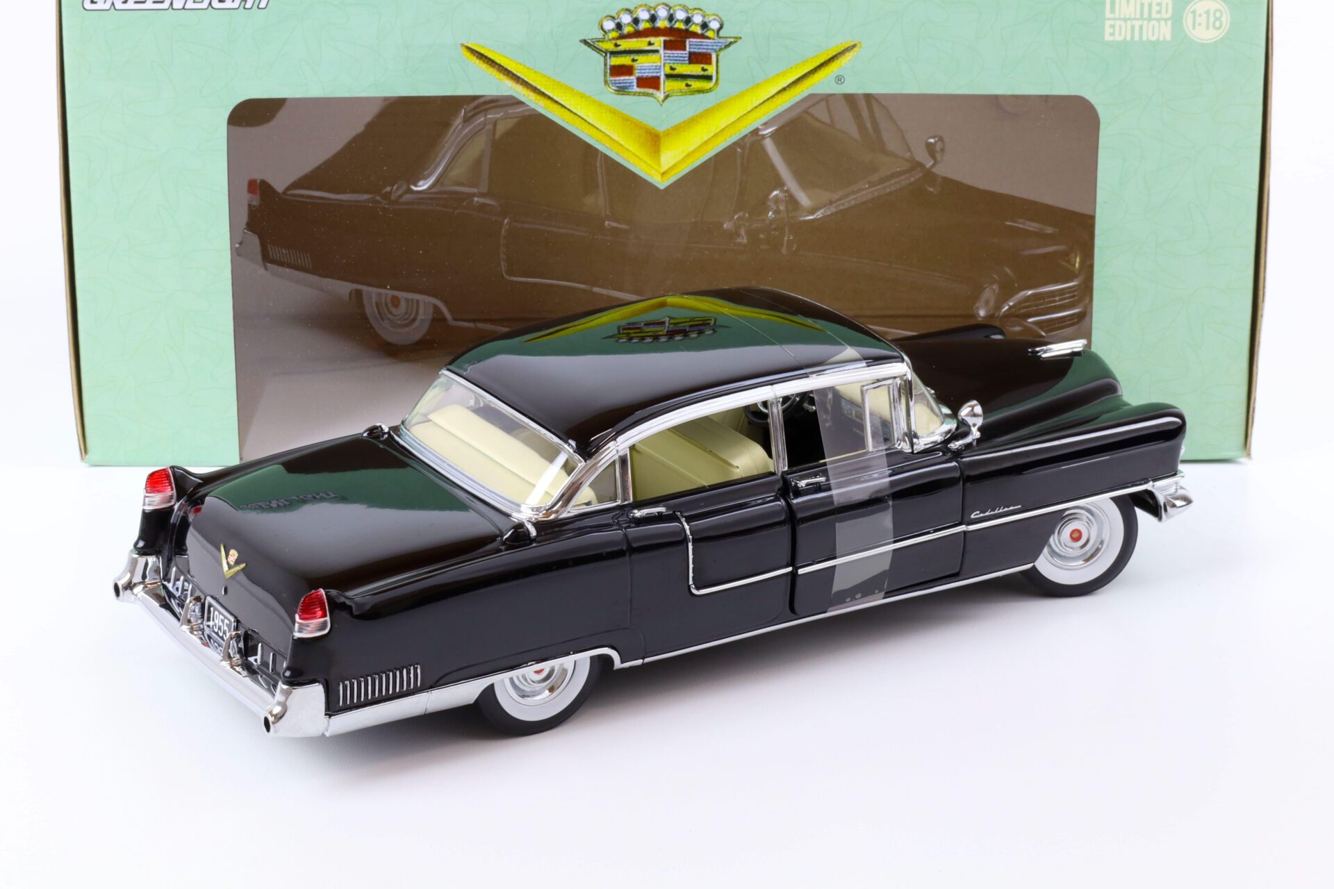 1:18 Greenlight 1955 Cadillac Fleetwood Series 60 Special black