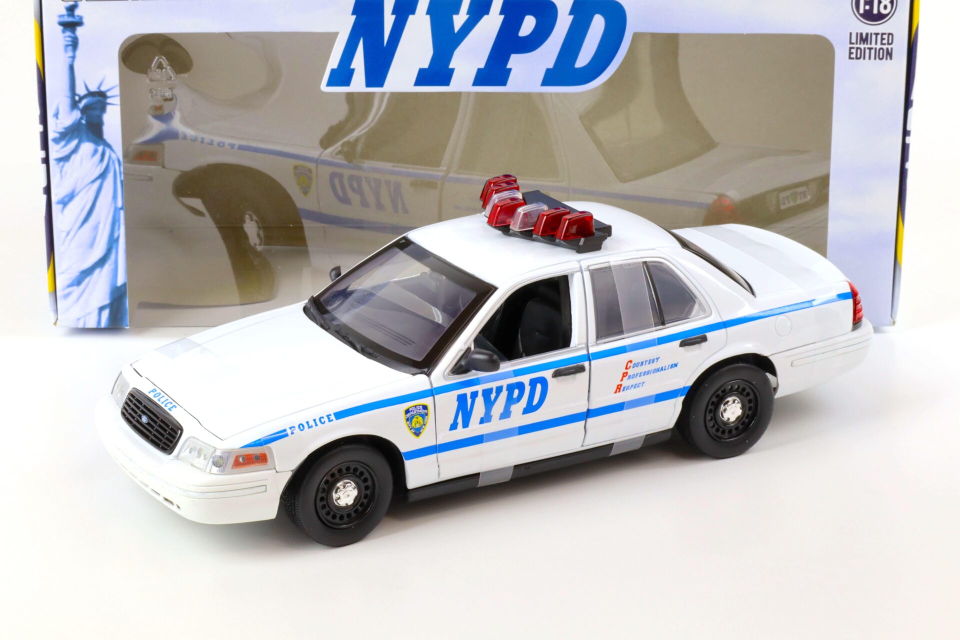ID 69198 orig.jpg 1:18 Greenlight Ford Crown Victoria Police Intercopter NYPD New York Police