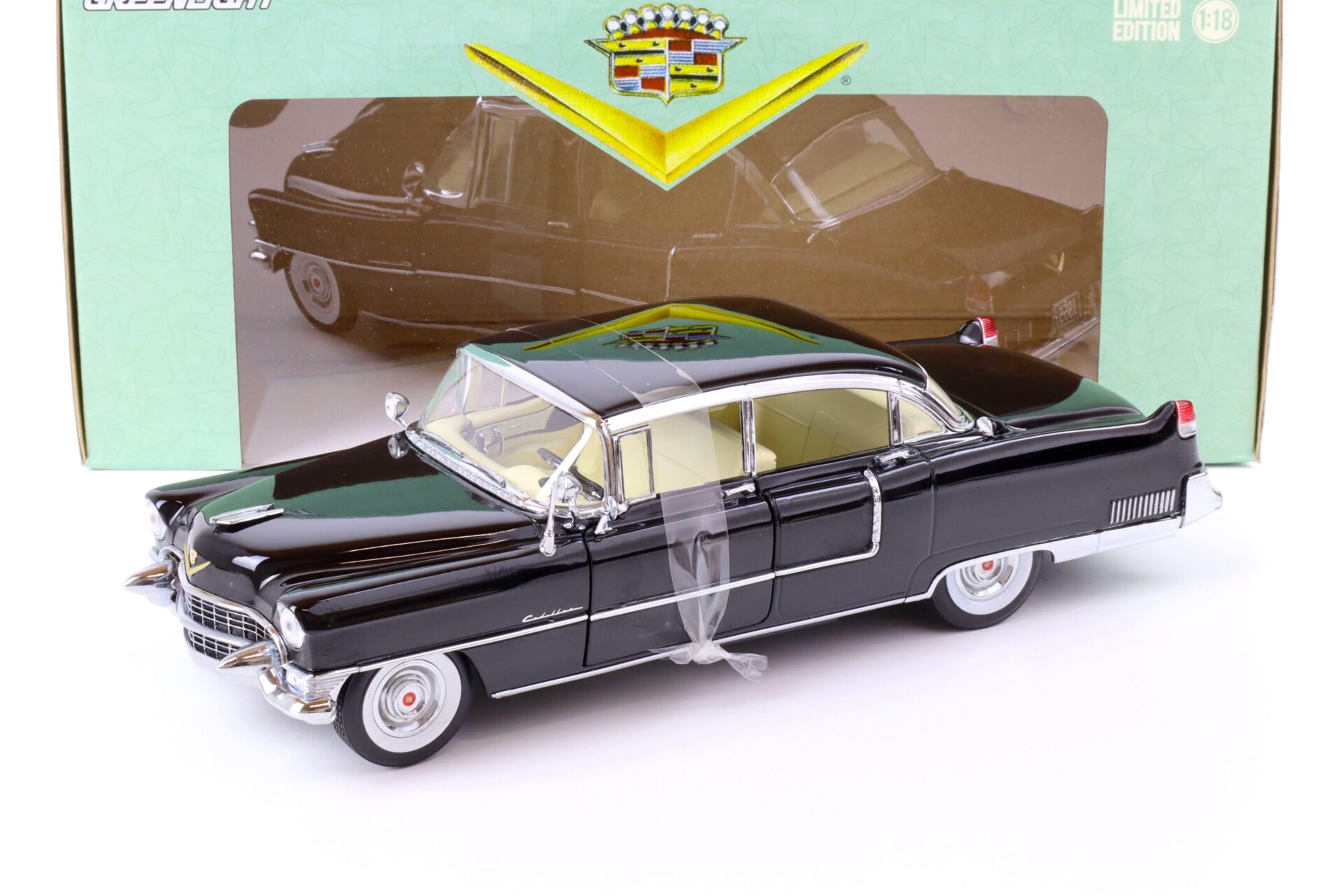 1:18 Greenlight 1955 Cadillac Fleetwood Series 60 Special black