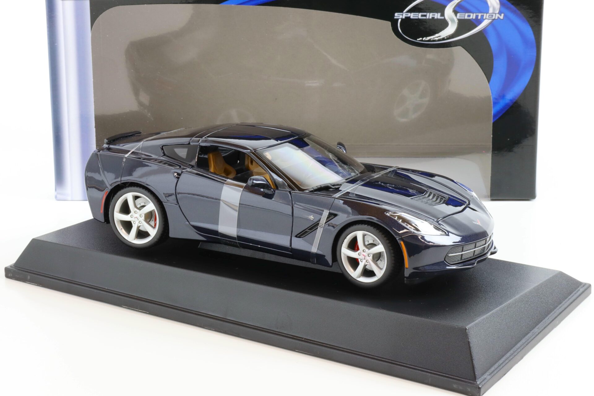 1:18 Maisto 2014 Chevrolet Corvette Stingray Coupe dark grey metallic