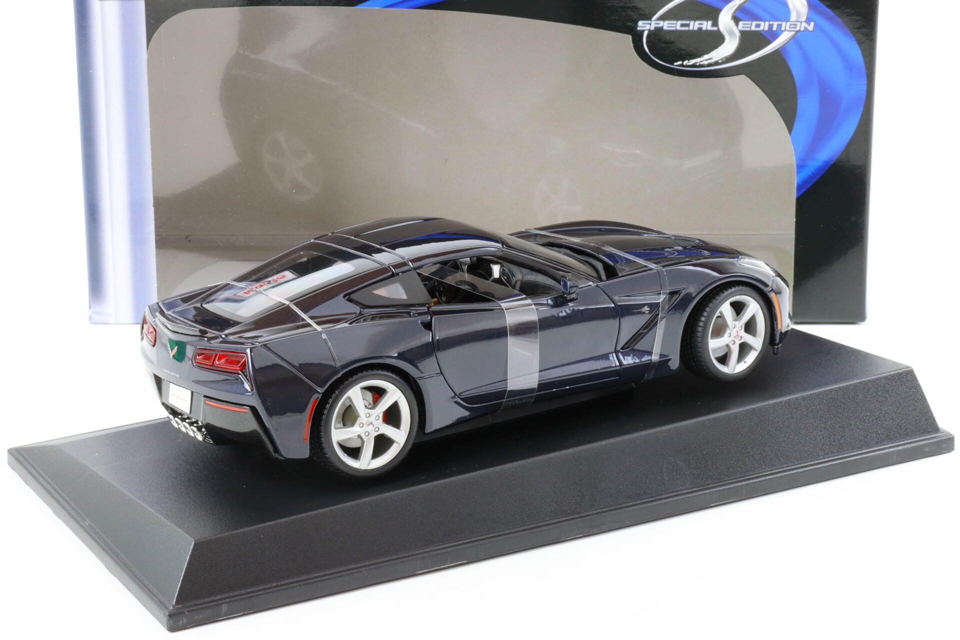 1:18 Maisto 2014 Chevrolet Corvette Stingray Coupe dark grey metallic
