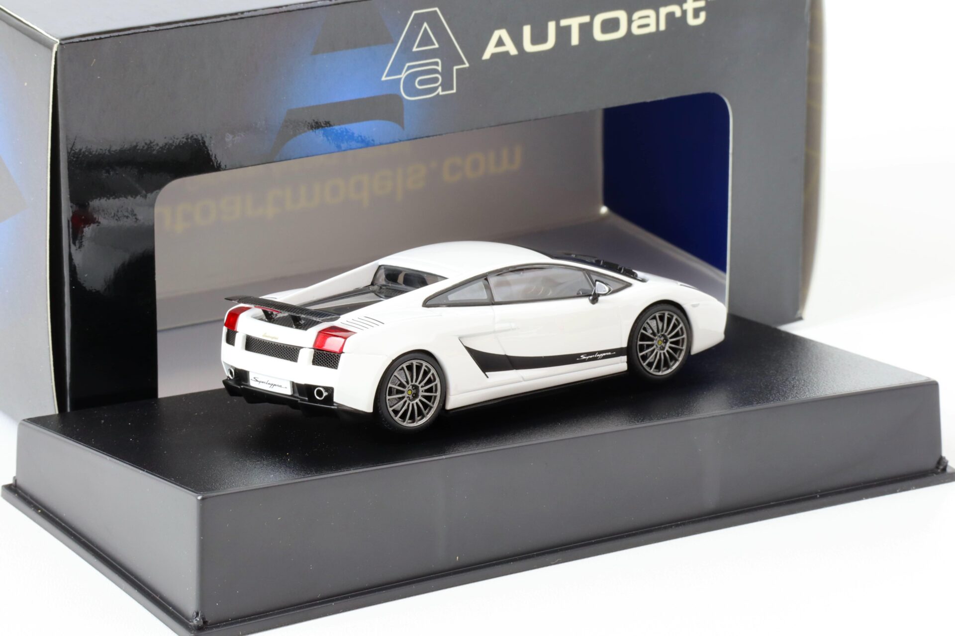 1:43 AUTOart Lamborghini Gallardo Superleggera Monocerus/ metallic white 54615