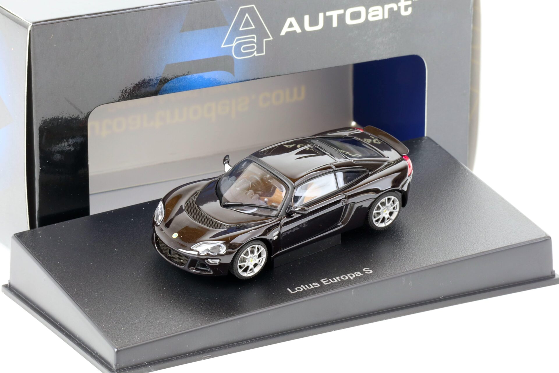 ID 69319 orig 1.jpg 1:43 AUTOart Lotus Europa S black metallic 55357