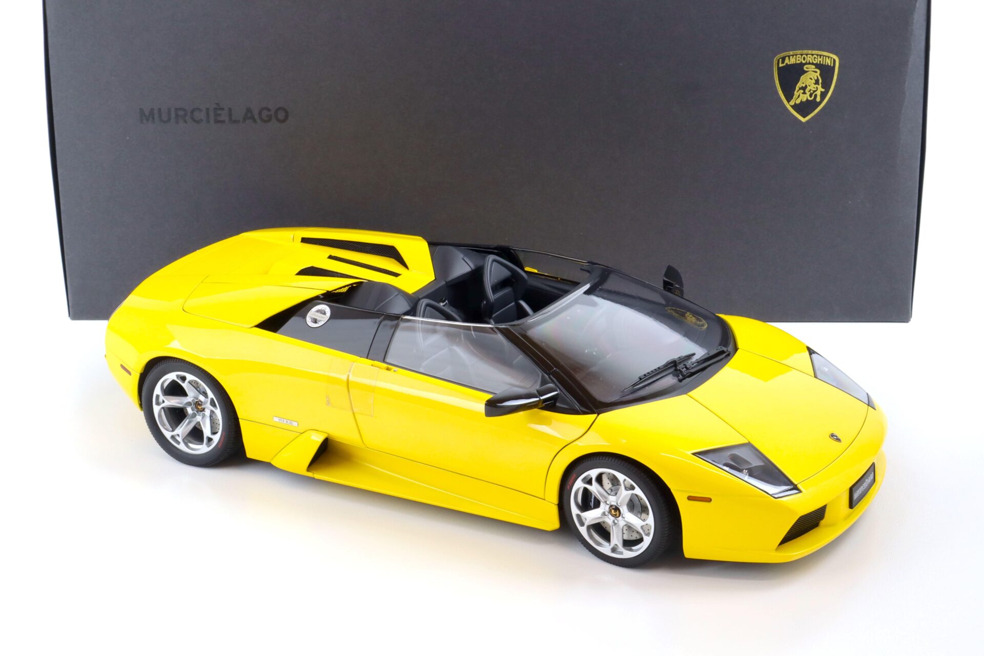 1:12 AUTOart Lamborghini Murcielago Roadster metallic yellow 12081