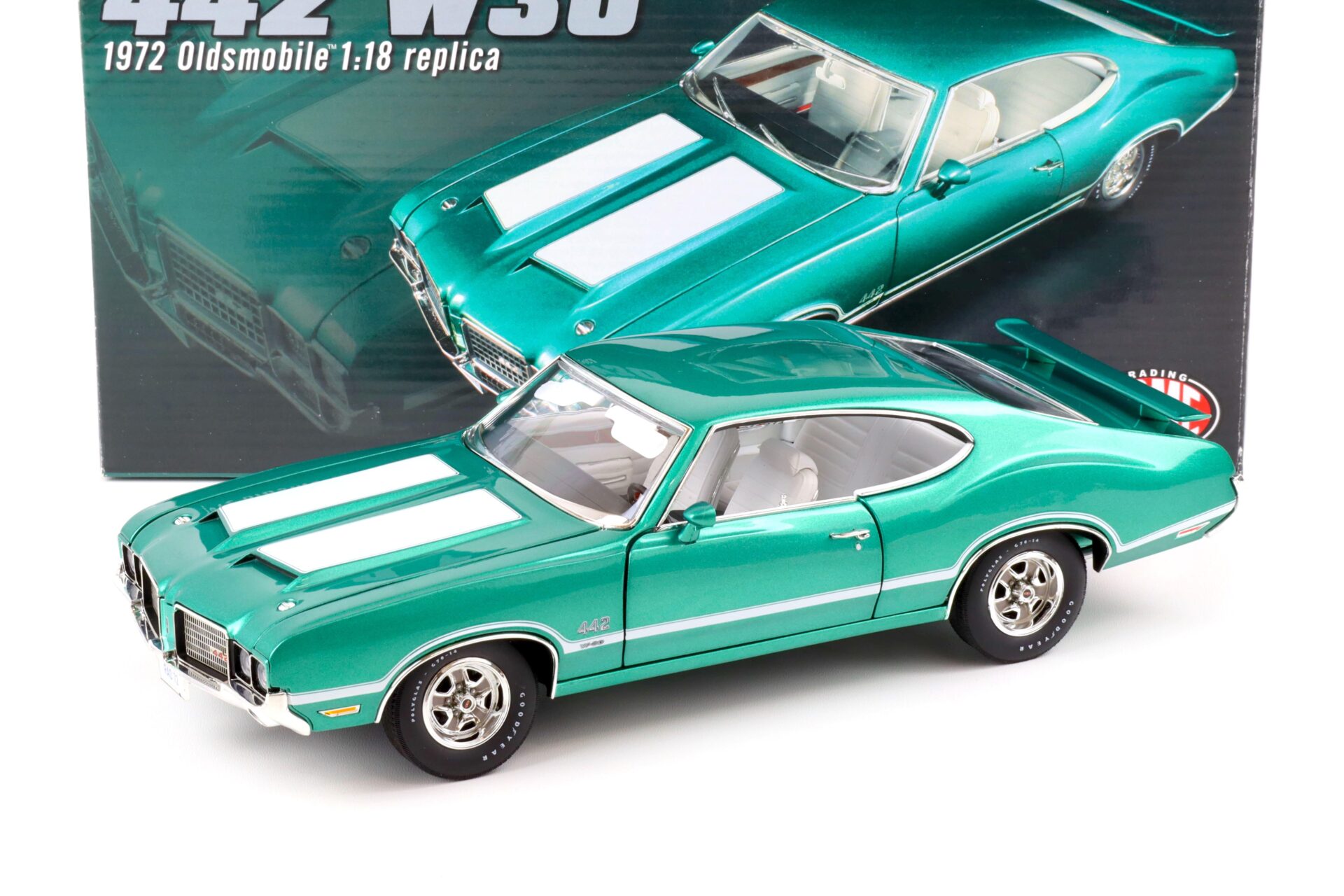 1:18 ACME 1972 Oldsmobile 442 W30 Coupe radiant green/ white