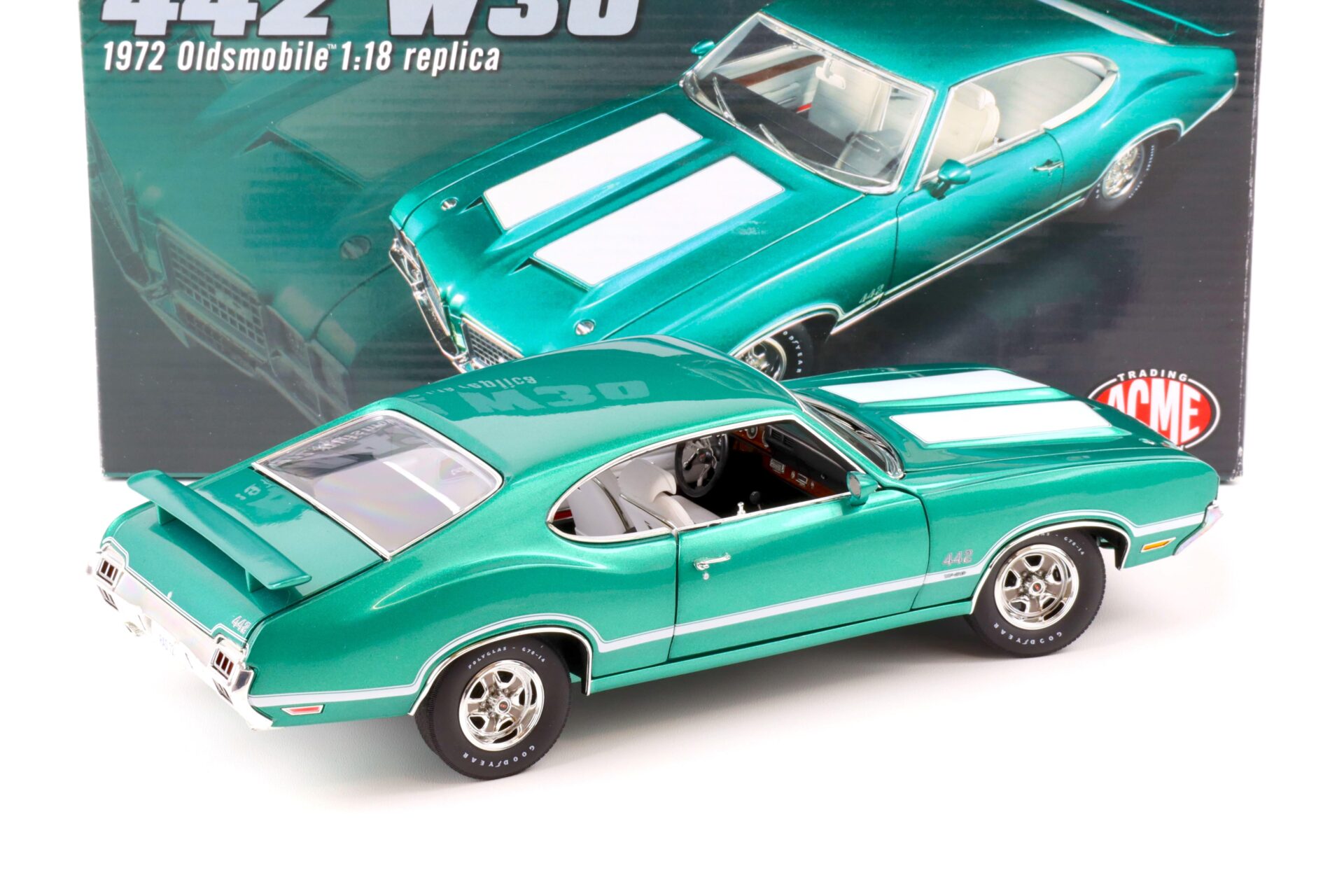 1:18 ACME 1972 Oldsmobile 442 W30 Coupe radiant green/ white